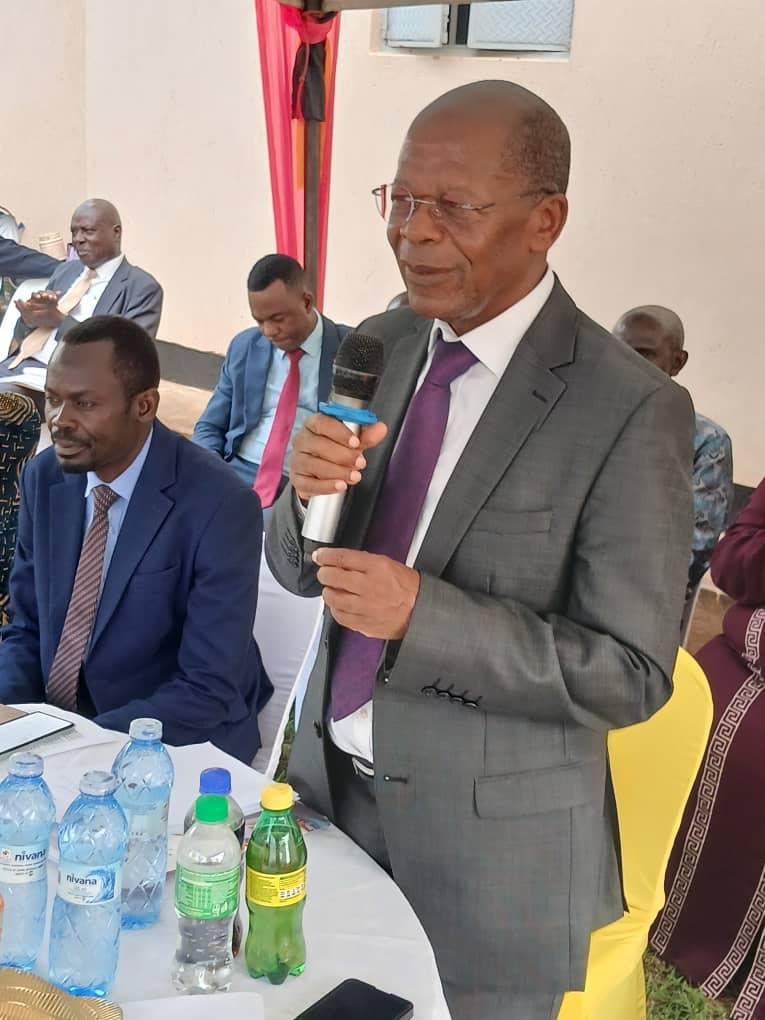 The Minister addresses staff, students and guests
